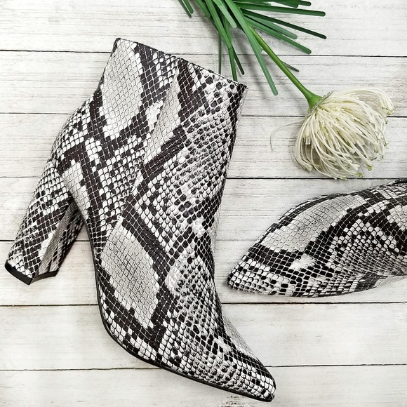 Shoes - New Snake Chunky Heel Point Toe Booties Boots